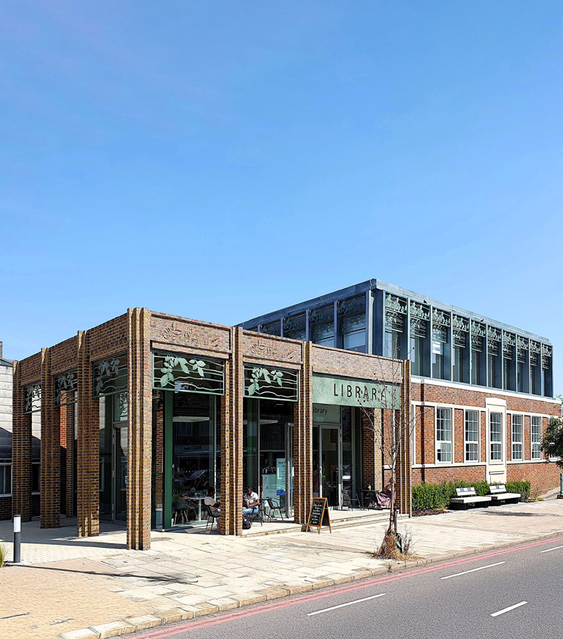 Street view of proposed cafe from corner of Station Road and Glebe Way
